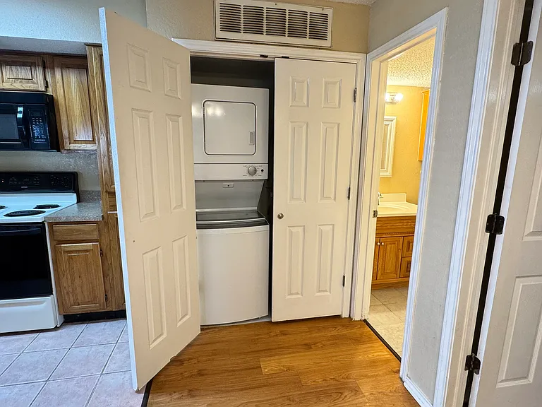 2311 Balsam Dr #H105 — Photo 12