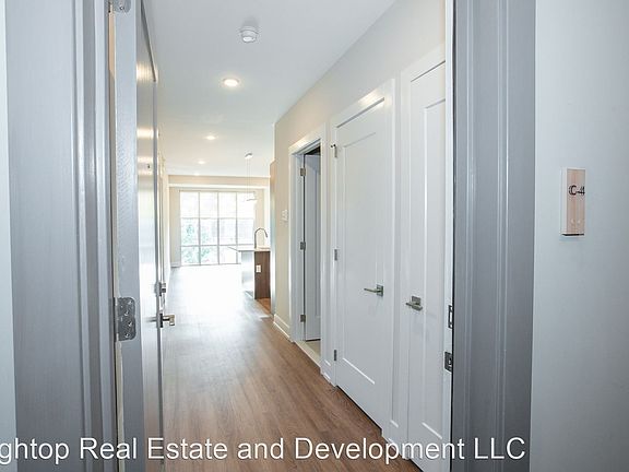 3rd image of 4534-36 Spruce St #C2