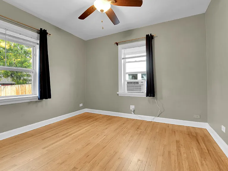 2245 S Franklin St — Photo 11