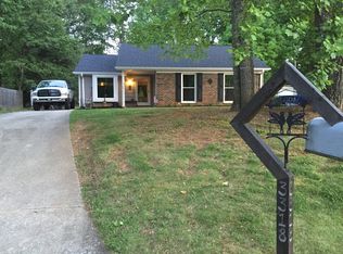 3318 Twin Brooks Dr, Greensboro, NC 27407