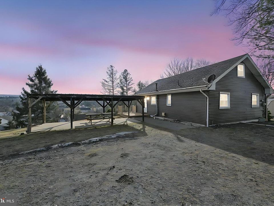 1st image of 1881 Running Deer Dr