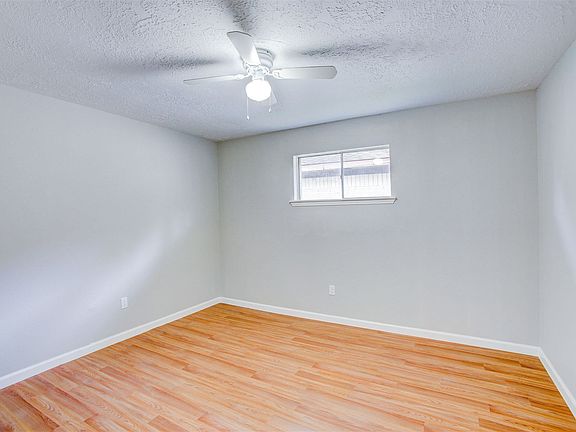 5th image of 11023 Gatlinburg Dr