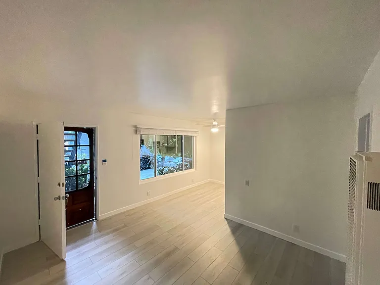 Navy Street Apartments — Photo 13
