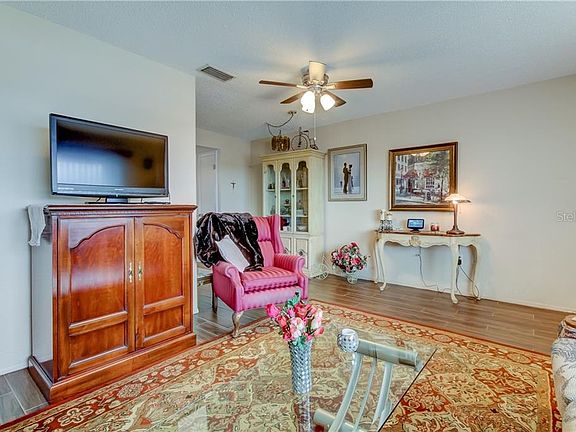 5th image of 5060 76th Ave N APT 505
