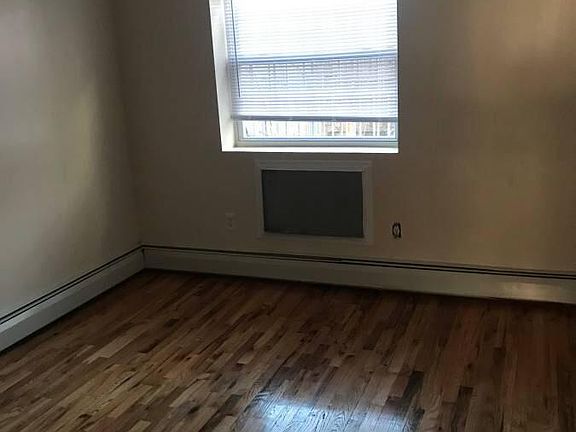 3rd image of 3986 Bronxwood Ave