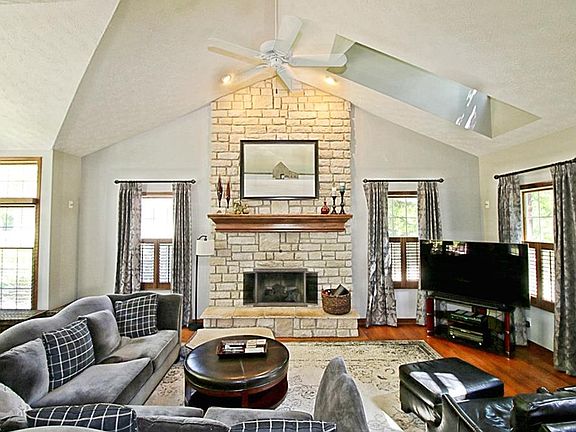 2nd image of 4666 Deer Creek Cir