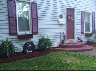 404 S Sunny Slope St, West Frankfort, IL 62896