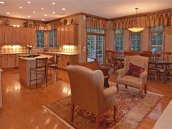 2nd image of 20416 Castlemaine Cir