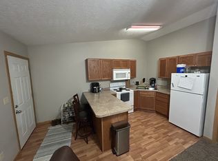 435 Cottage Ave #108, Vermillion, SD 57069