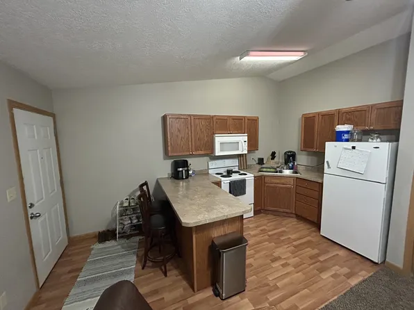 435 Cottage Ave #108, Vermillion, SD 57069