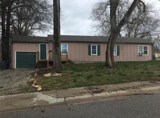 218 E Mulberry St, Olathe, KS 66061