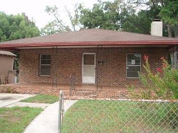 1st image of 453 Pleasant St