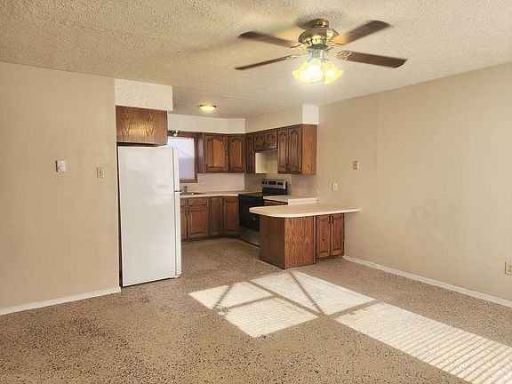 5th image of 819 1/2 S Avenue A