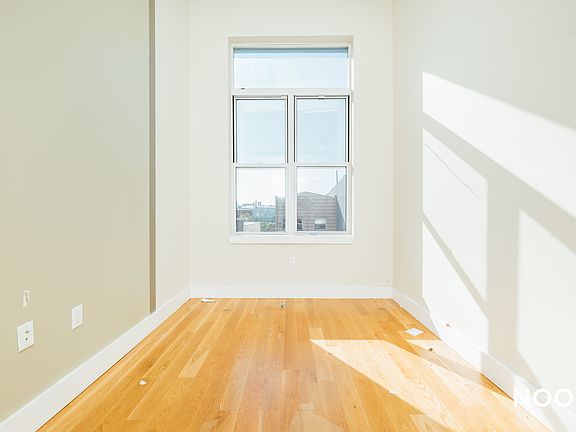 4th image of 338 Melrose St #3J