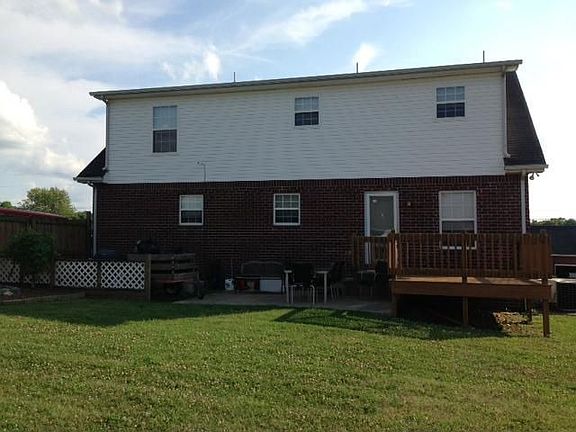 3rd image of 309 Acorn Ct