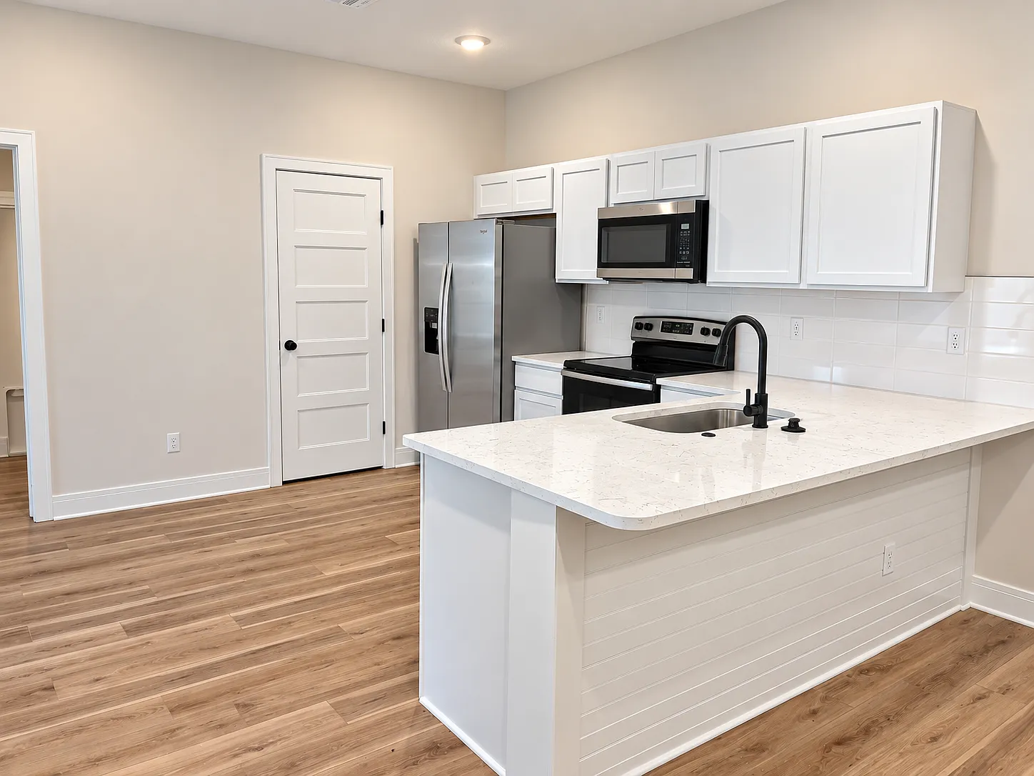 3 bed, 1250 sqft, $1,550 — Photo 2