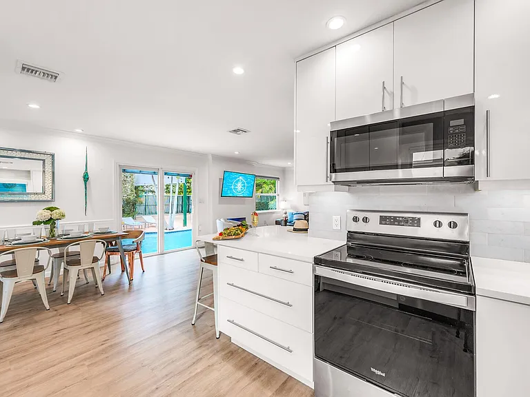 SE 2nd Ct — Photo 16