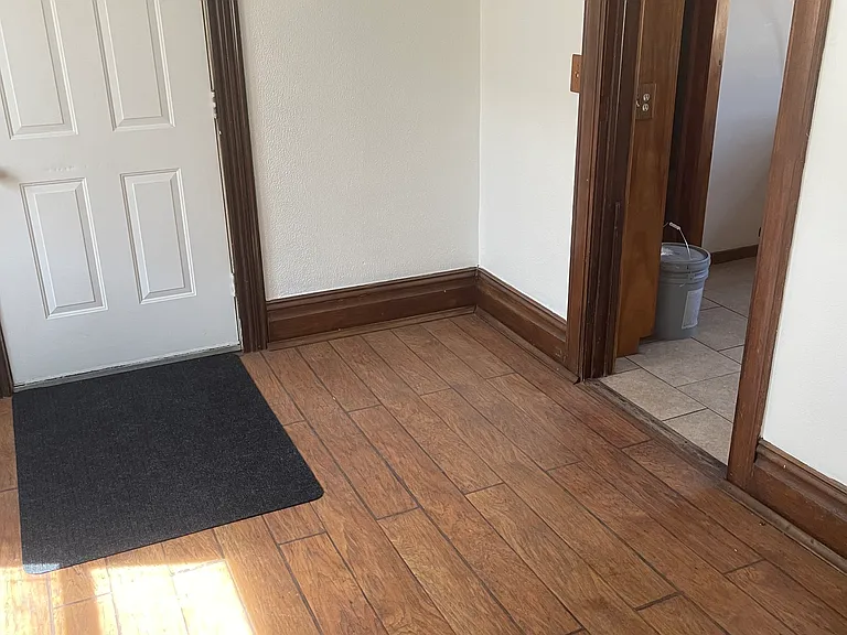 201 E Ave N — Photo 7