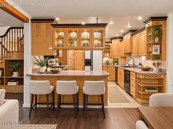 3rd image of 7854 Highlander Dr