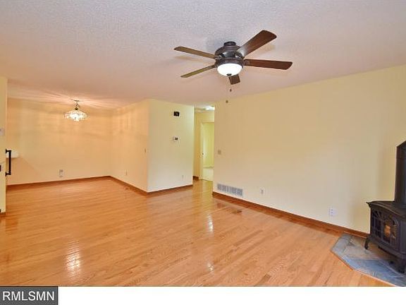 5th image of 2332 Hallmark Ave N