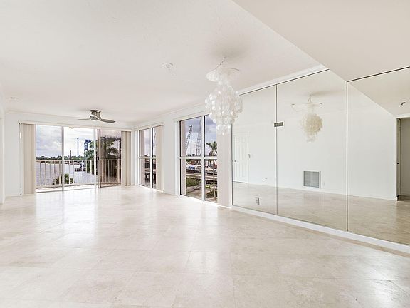 3rd image of 3901 S Flagler Drive #503
