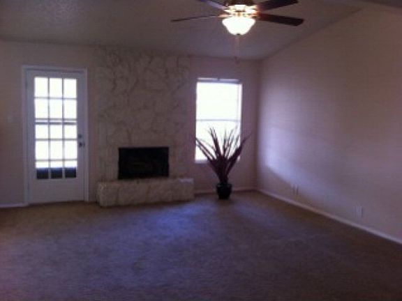 2nd image of 504 Parkwood Dr
