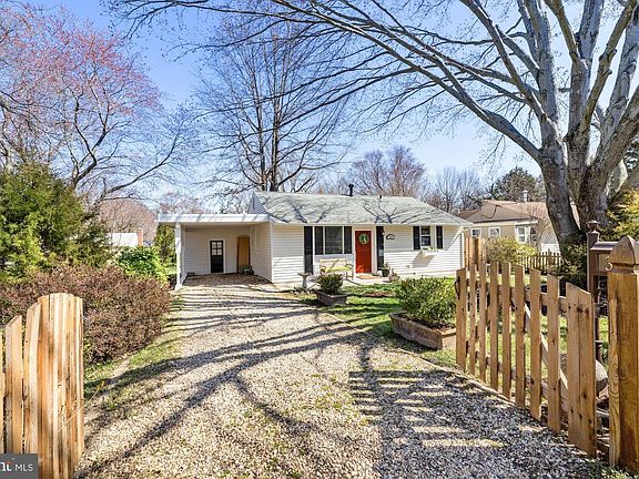 2nd image of 3606 Elmwood Dr