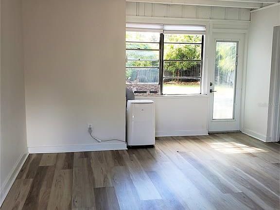 5th image of 707 S Lois Ave