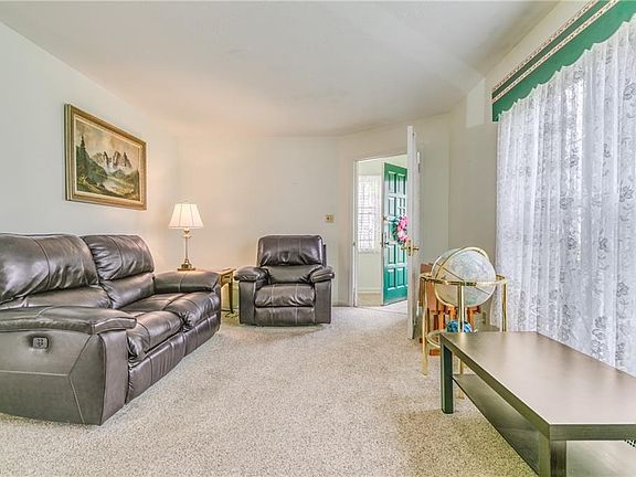 3rd image of 18016 E Park Dr