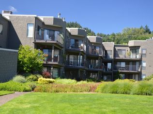 5630 S Riverside Ln APT 10, Portland, OR