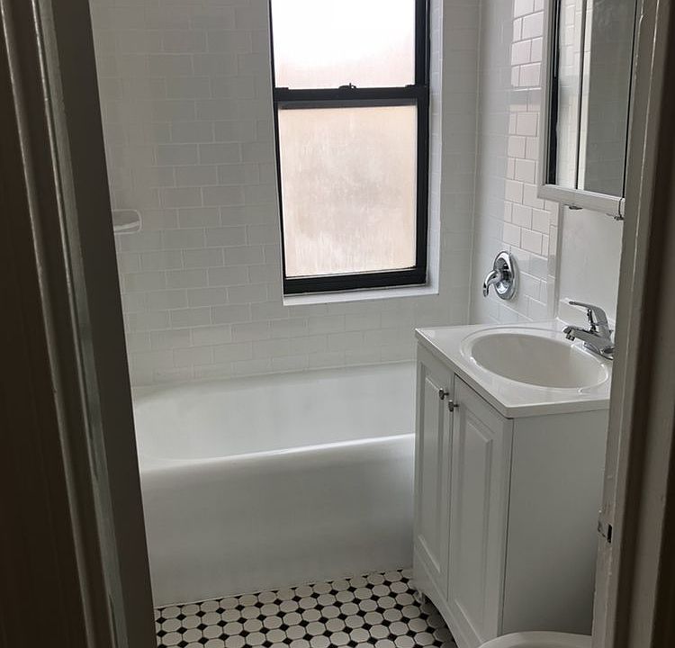 2nd image of 4308 40th St APT 6J