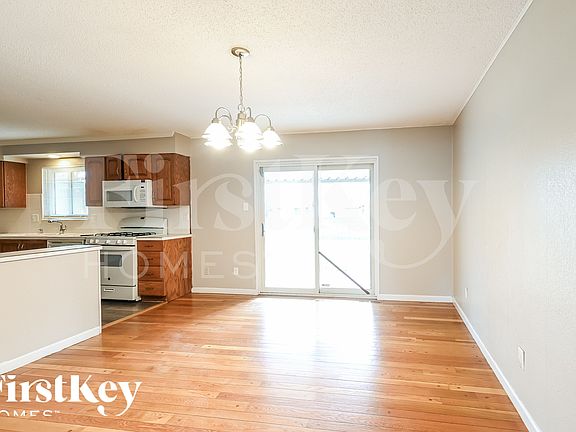 5th image of 2090 Avon Dr