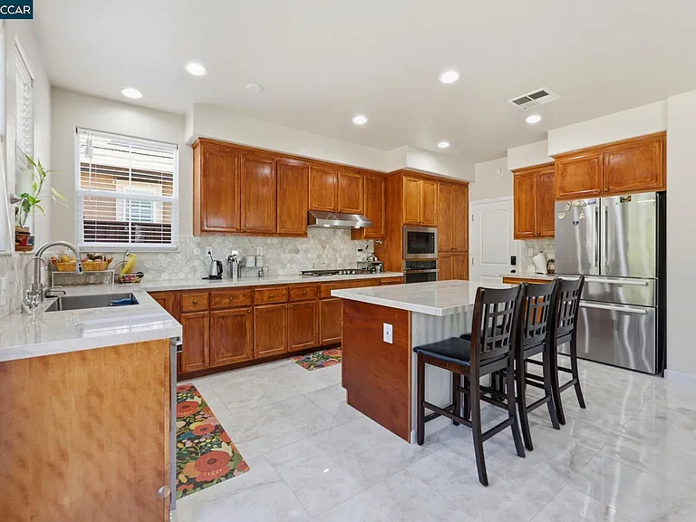 165 Paddington Ct — Photo 8