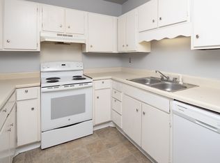 809 High Meadow Ln UNIT S, Charlotte, NC 28217