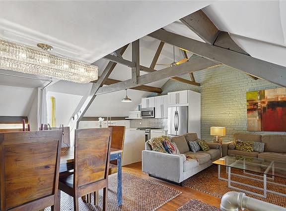 5th image of 919 Governor Nicholls St #3