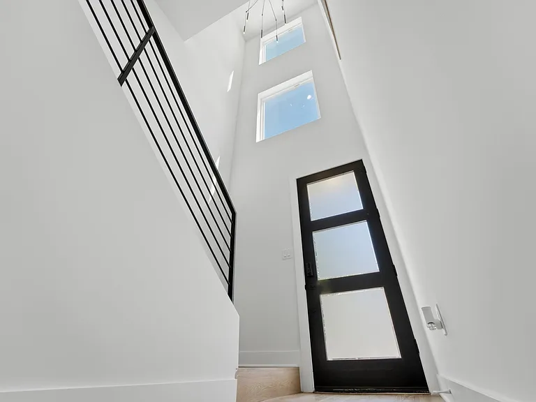1404 Bailey St — Photo 5