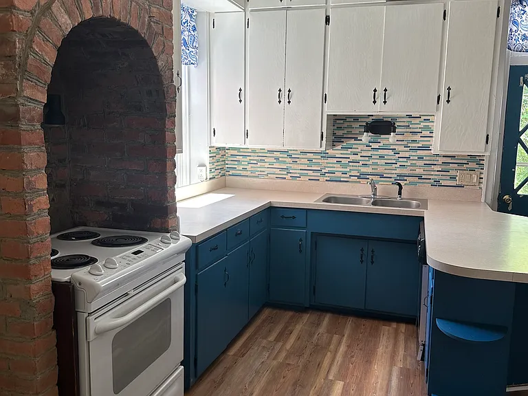 114 S 2nd St — Photo 8