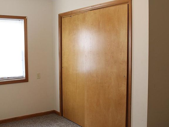 4th image of 105 Deshler Ave