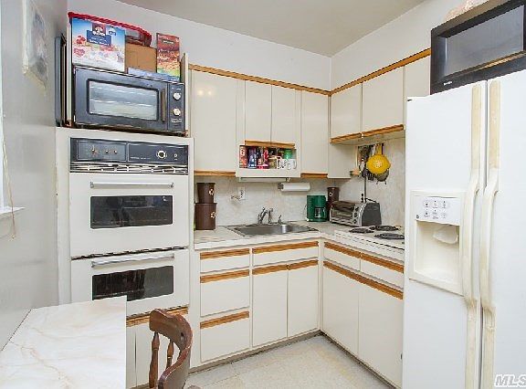 5th image of 86 11th Ave