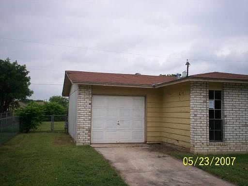 2nd image of 1139 Highland Oaks Dr