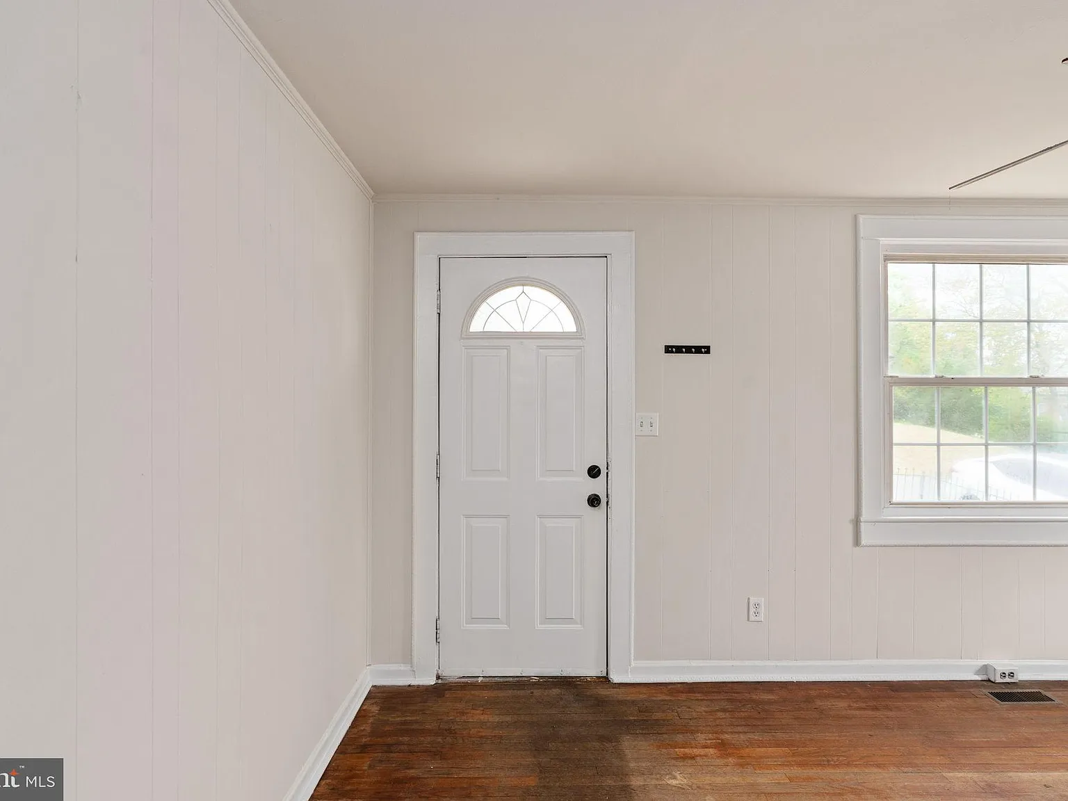 2 bed, 752 sqft, $2,000 — Photo 3