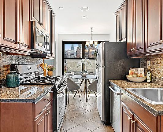 2nd image of 300 W 23rd St APT 9H