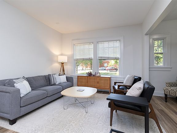 4th image of 1902 Woodland Ave APT 102