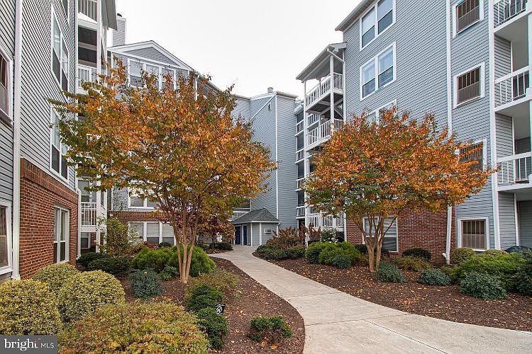 1st image of 3178 Summit Square Dr APT B4