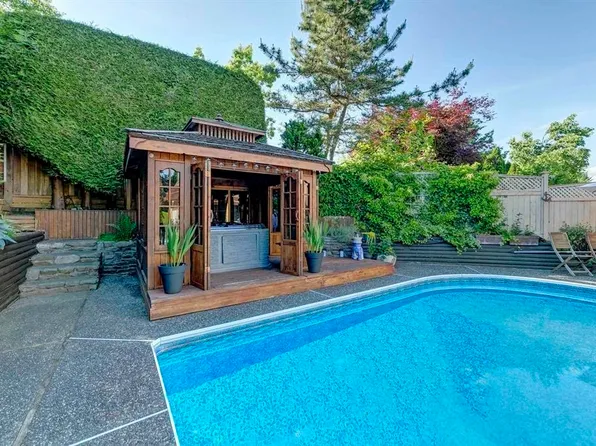 1225 Gateway Pl, Pt Coquitlam, BC V3C 5X4