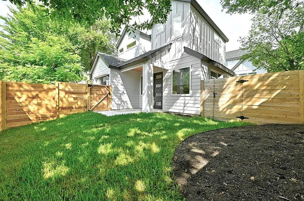 2 bed, 2.5 bath, 979 sqft, $3,100 — Photo 1