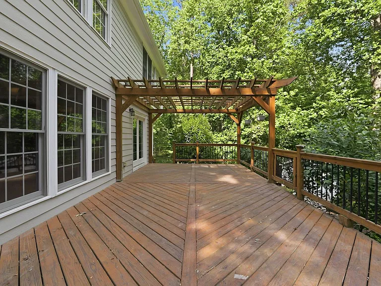 6 Bramerton Ct — Photo 38