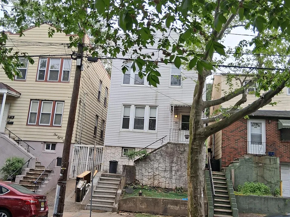 182 Terrace Ave #2