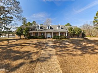 269 W Lake Rd, Hattiesburg, MS 39402