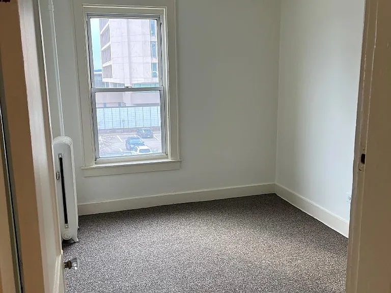 301 Pine St #11 — Photo 11